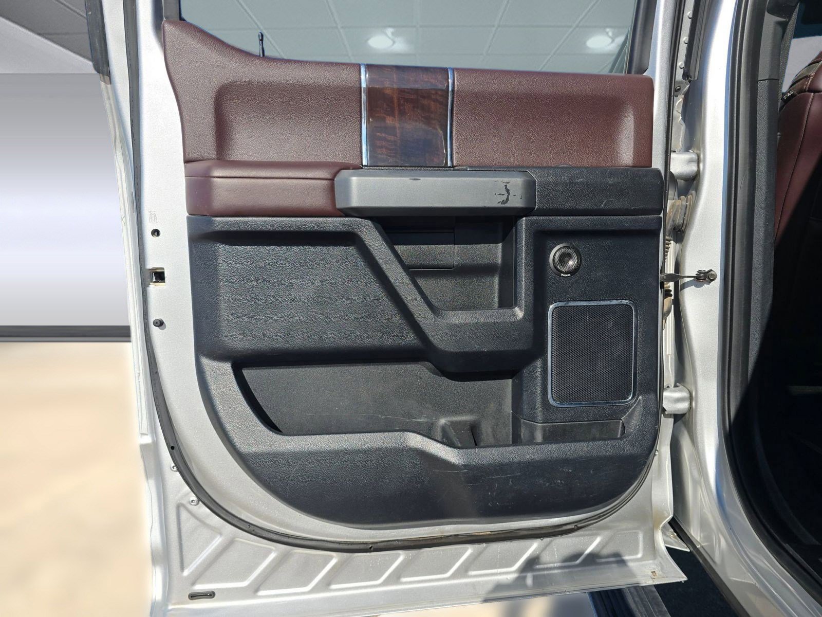 Used 2017 Ford F450 Platinum w/ Platinum Ultimate Package image 20