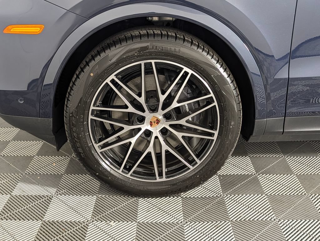 New 2026 Porsche Cayenne Coupe AWD/4WD image 11