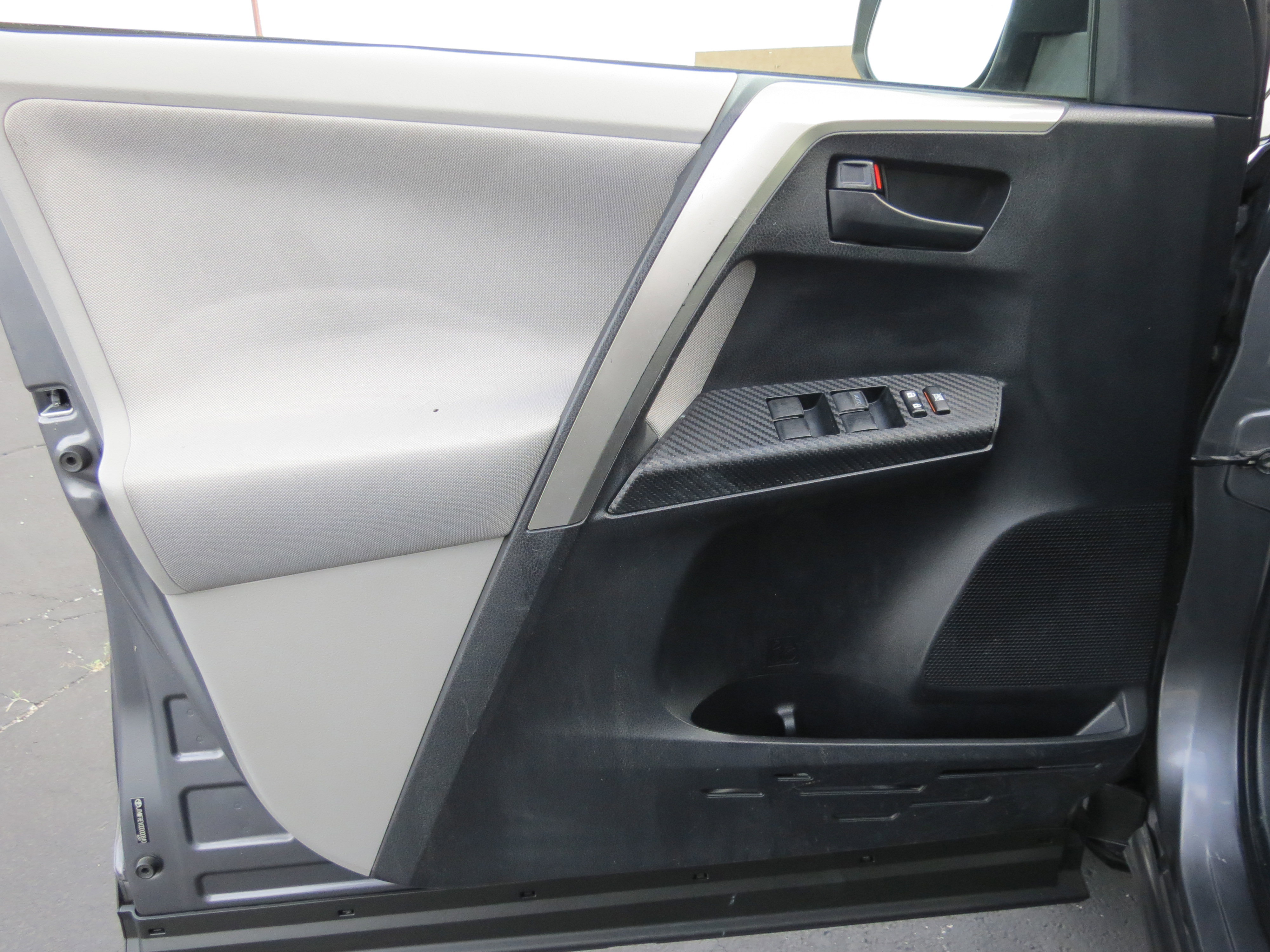 Used 2013 Toyota RAV4 XLE FWD image 28