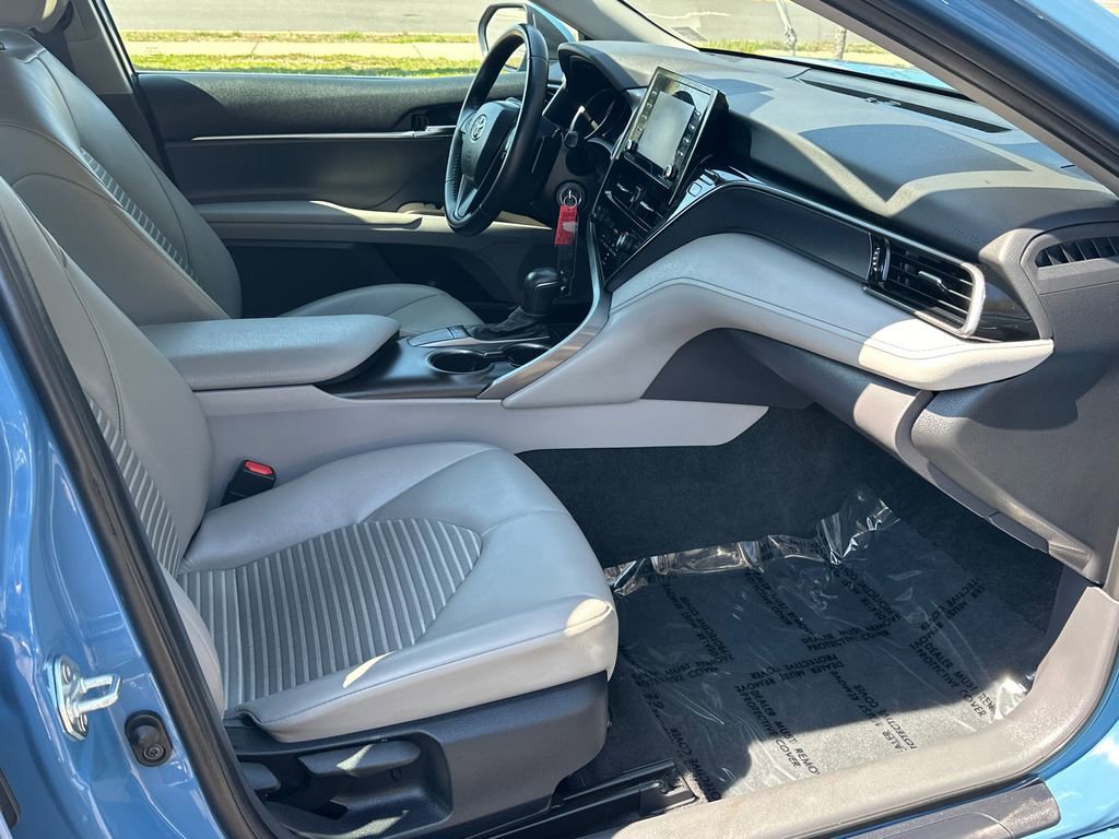 Used 2023 Toyota Camry SE image 10