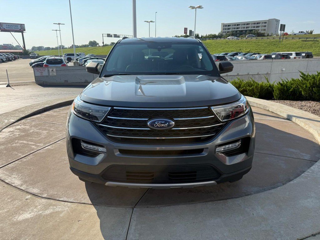 Used 2024 Ford Explorer XLT w/ Equipment Group 202A AWD/4WD image 12