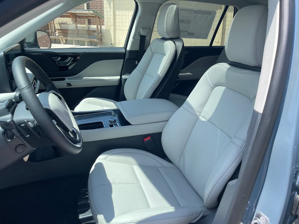New 2026 Lincoln Aviator AWD image 9