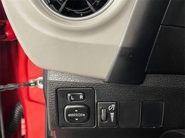 Used 2017 Toyota Corolla LE image 14