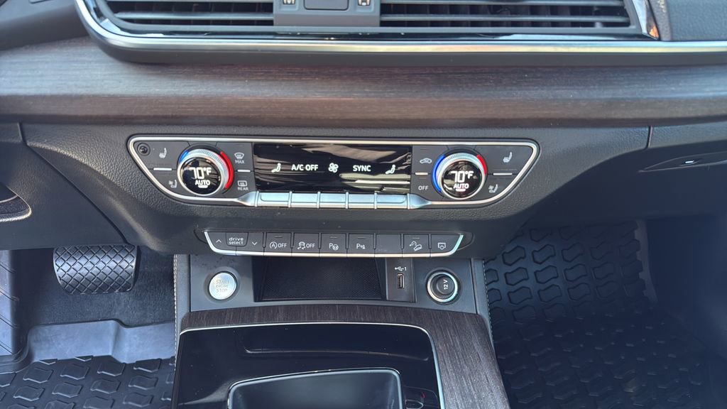 Used 2022 Audi Q5 2.0T Prestige w/ Prestige Package image 27