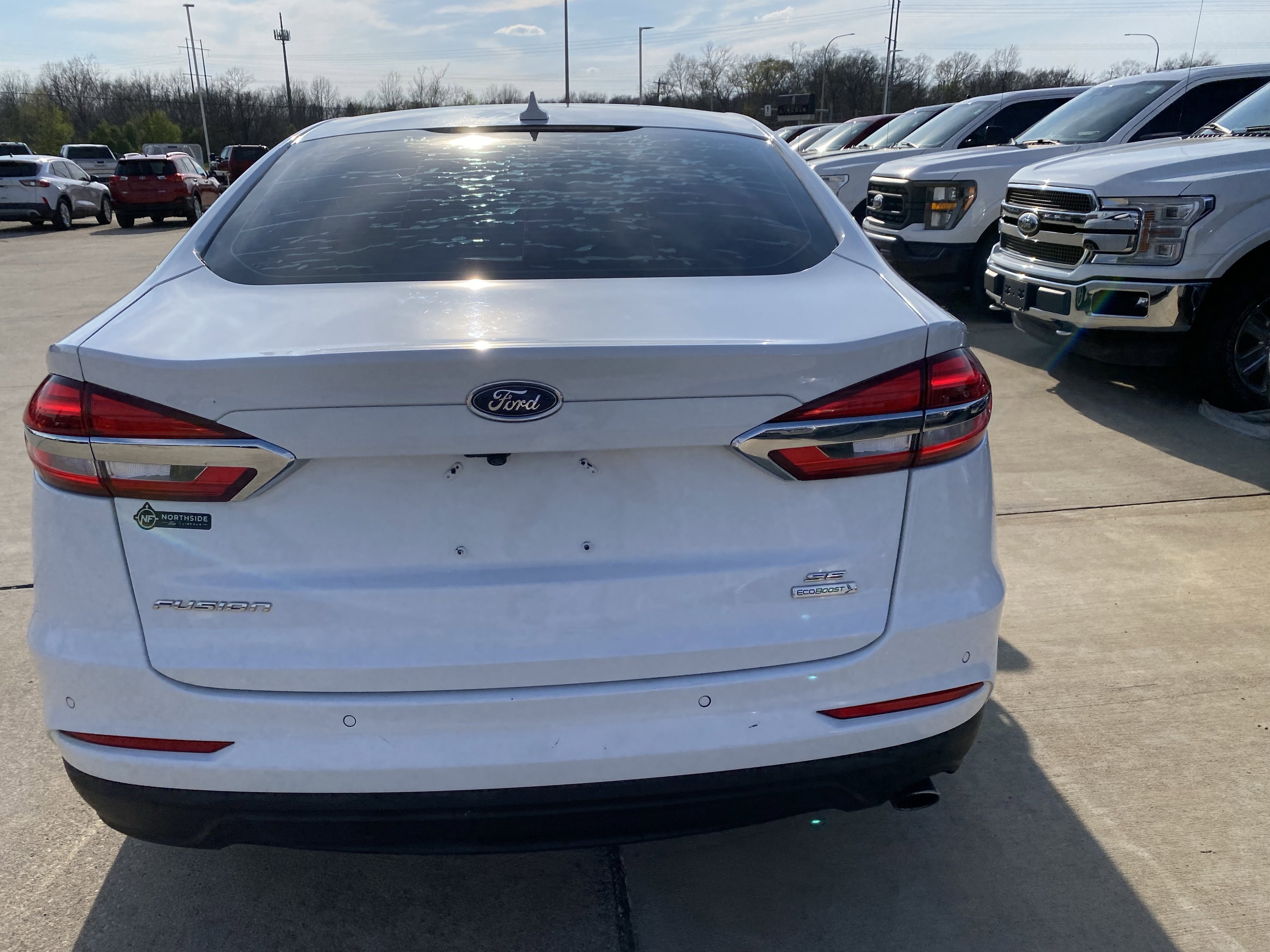 Used 2019 Ford Fusion SE FWD image 8
