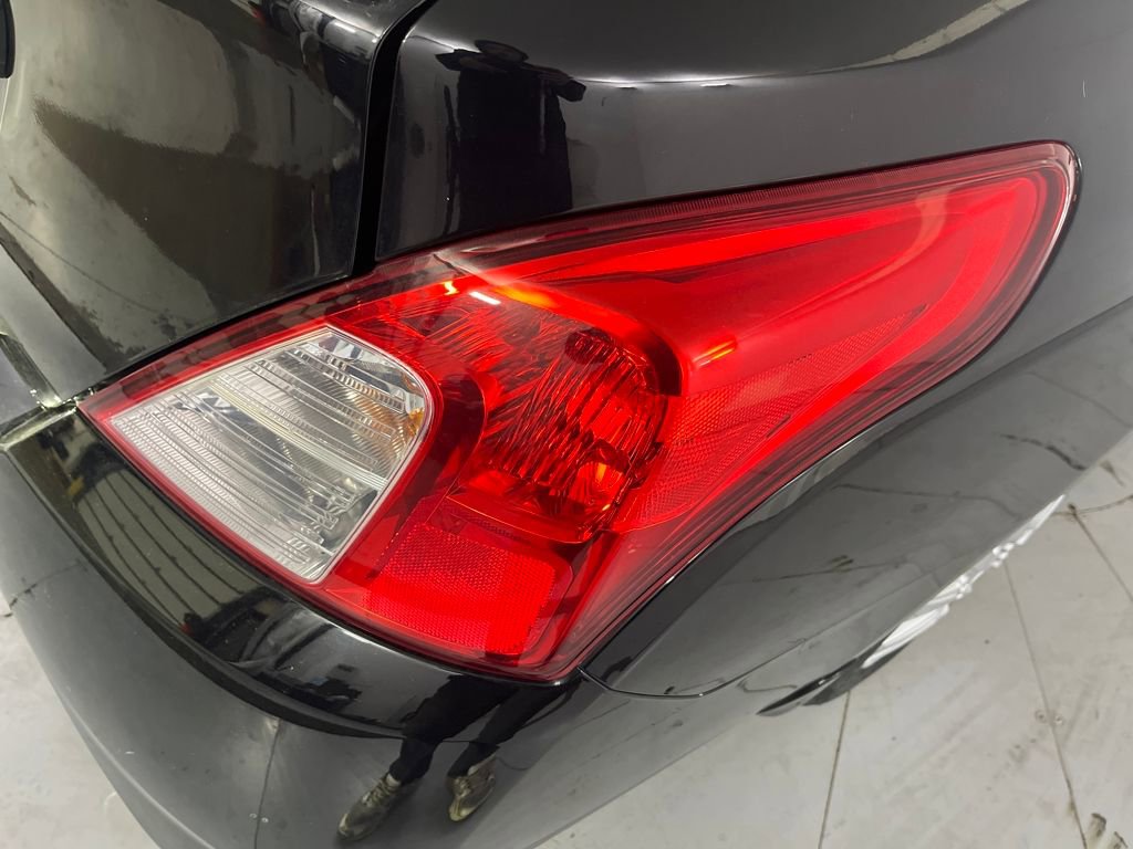 Used 2018 Nissan Versa S Plus image 44