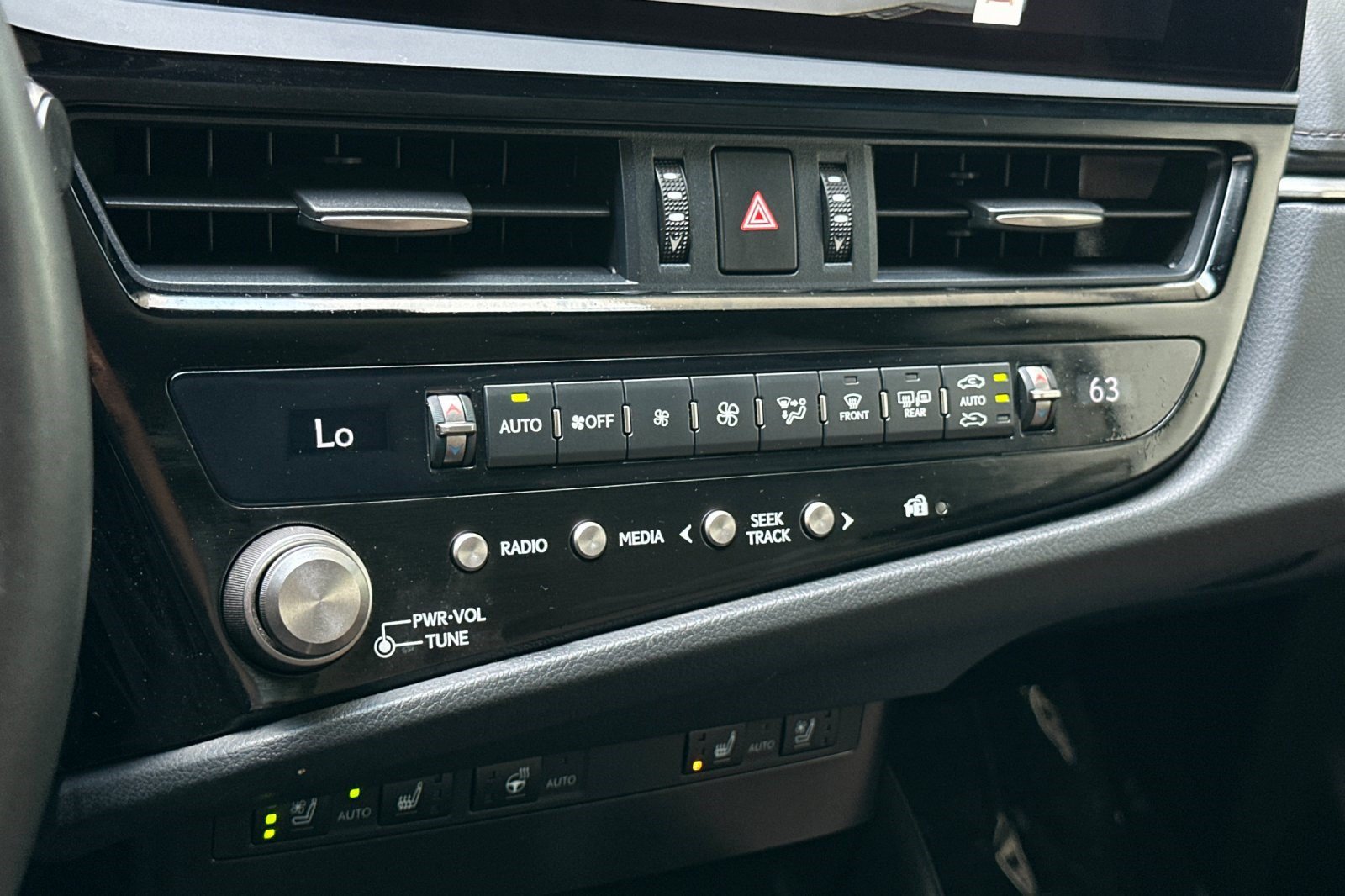 Certified 2024 Lexus ES 300h w/ Premium Package FWD image 30