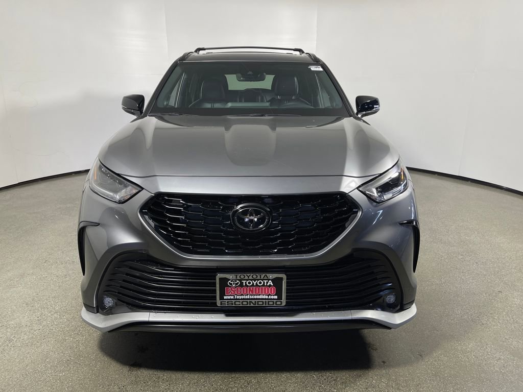 New 2026 Toyota Highlander XSE image 8