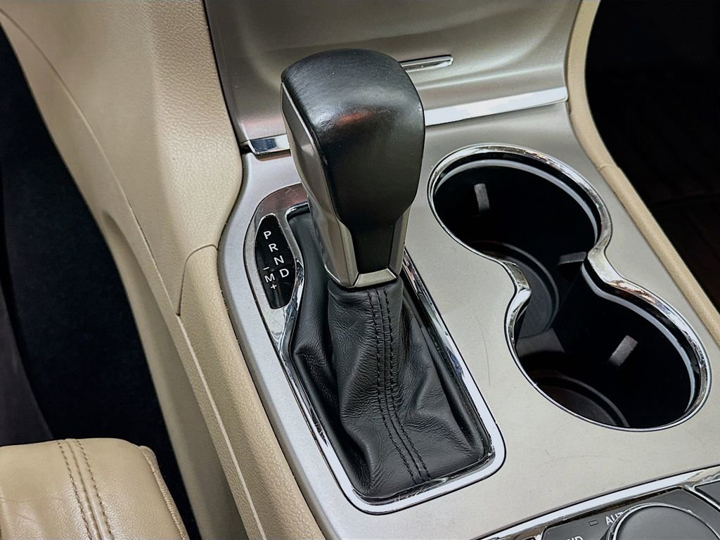 Used 2019 Jeep Grand Cherokee Limited AWD/4WD image 15