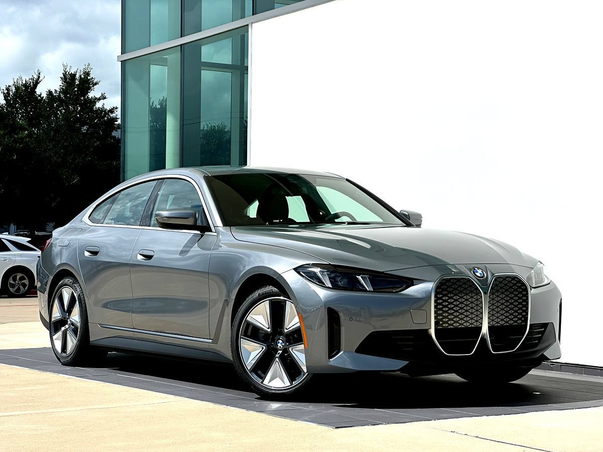 New 2026 BMW i4 eDrive40 w/ Premium Package RWD image 1
