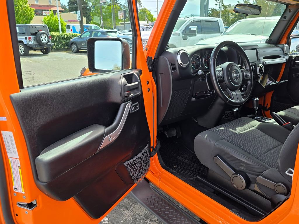 Used 2012 Jeep Wrangler Sahara w/ Dual Top Group AWD/4WD image 16
