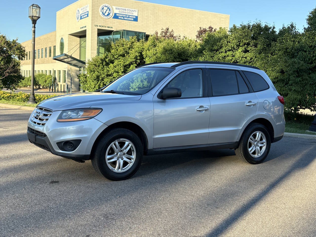 Used 2010 Hyundai Santa Fe GLS AWD/4WD image 5