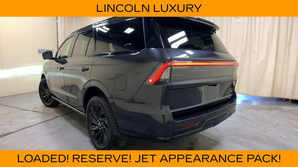 Used 2025 Lincoln Navigator Reserve w/ Jet Appearance Package AWD/4WD image 5