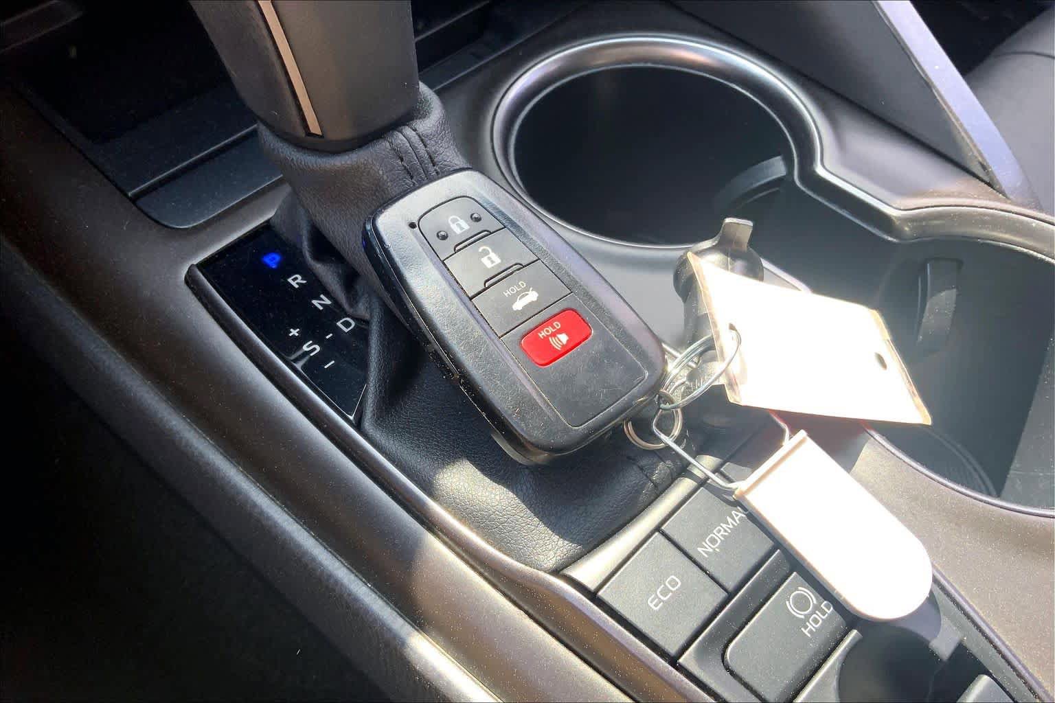 Used 2024 Toyota Camry XSE FWD image 14