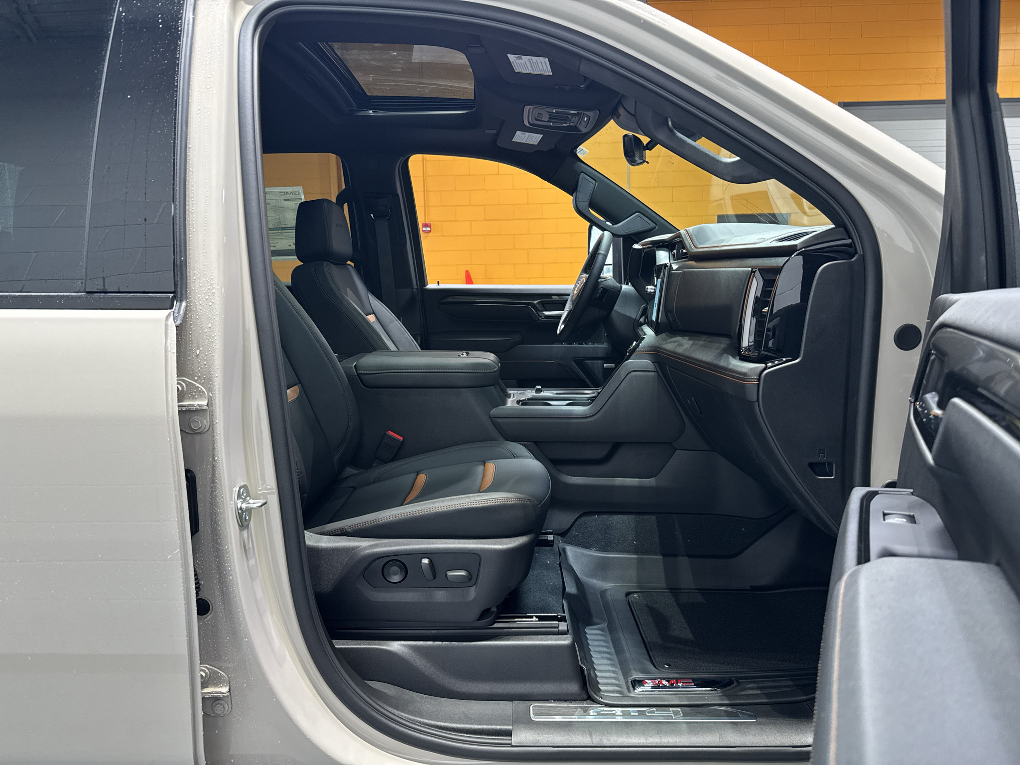 New 2026 GMC Sierra 2500 AT4 w/ AT4 Premium Plus Package AWD/4WD image 21