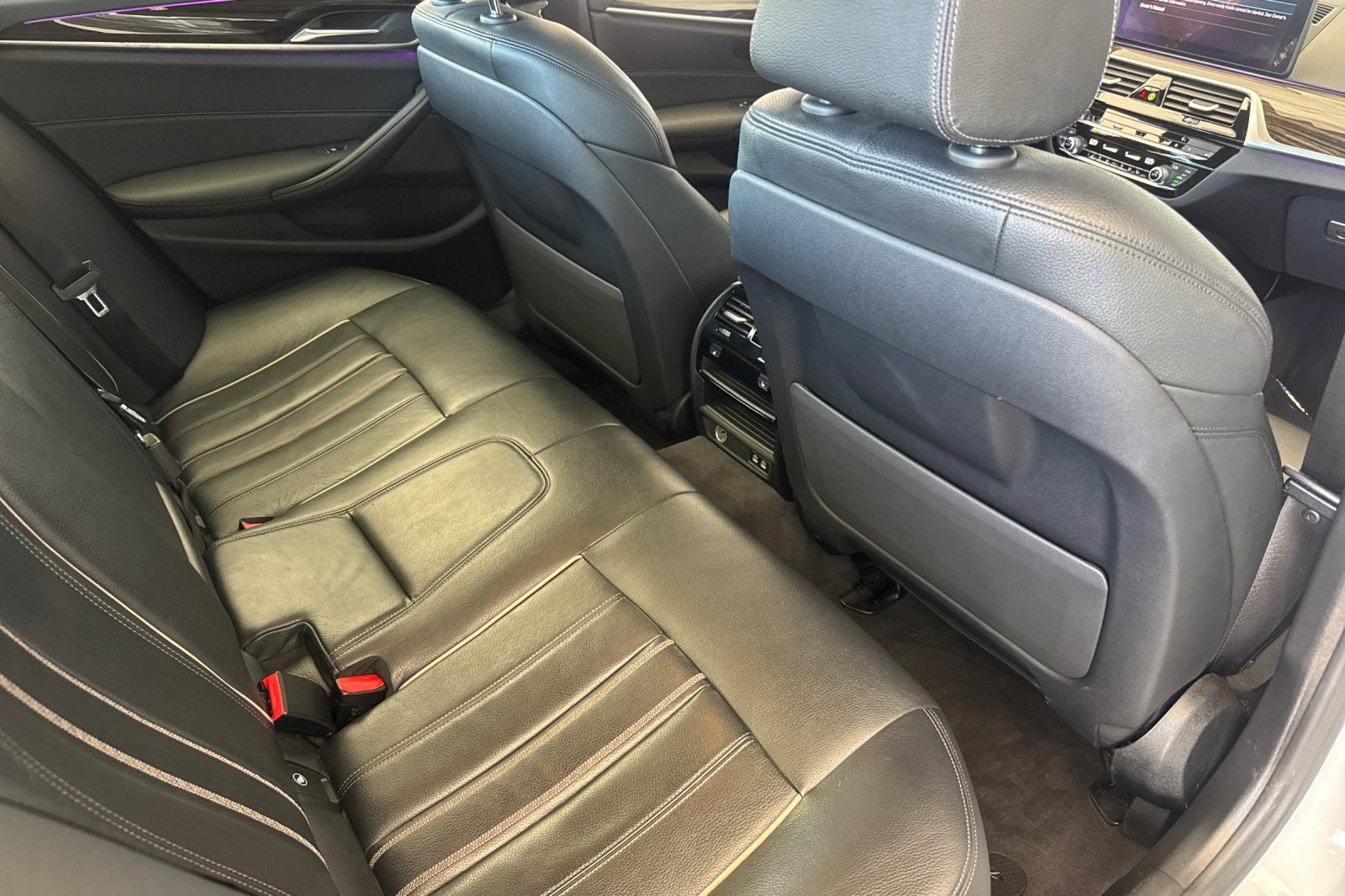 Used 2022 BMW 530e xDrive w/ Convenience Package AWD/4WD image 32