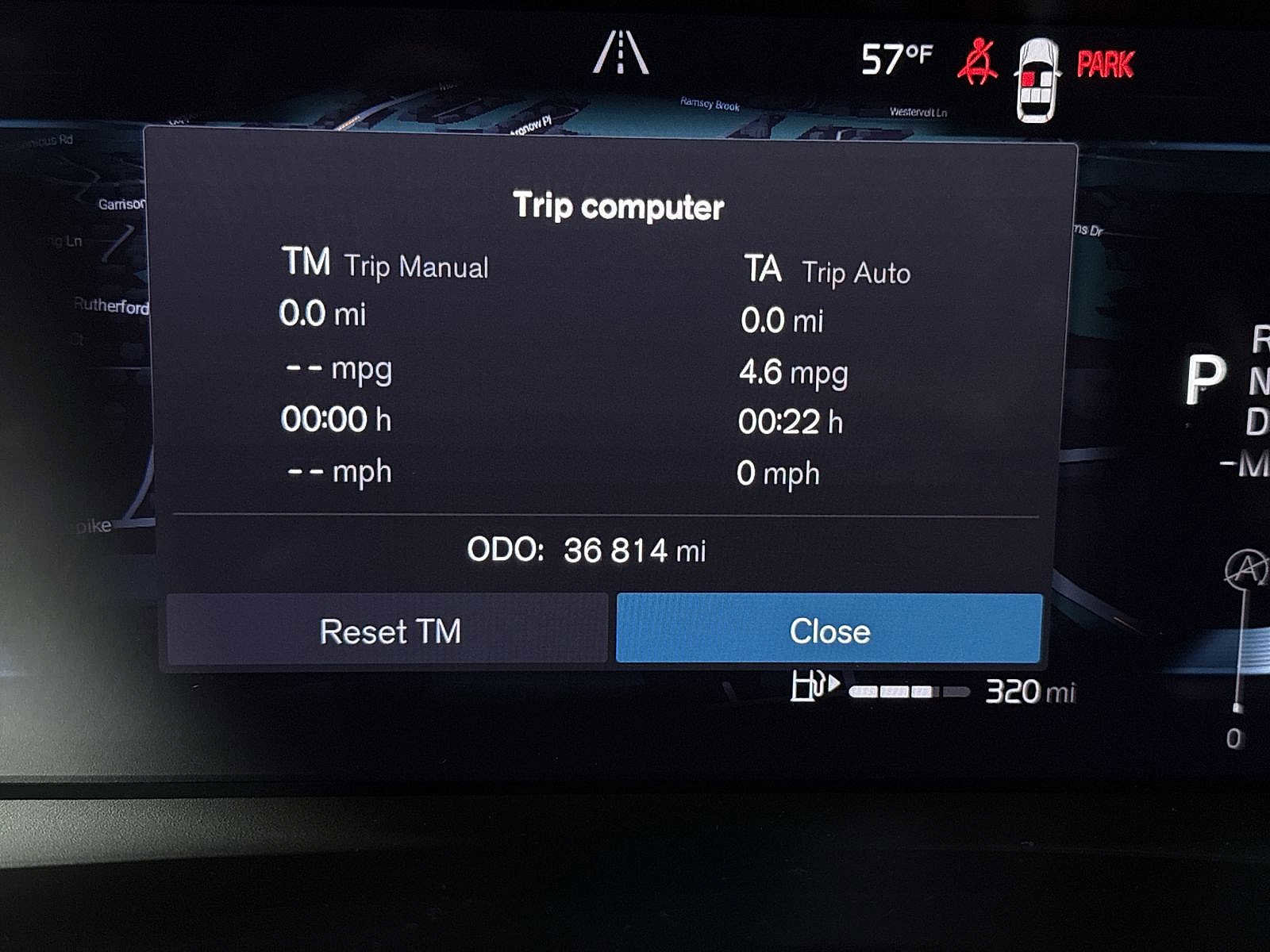 Used 2023 Volvo XC40 B5 Plus image 19