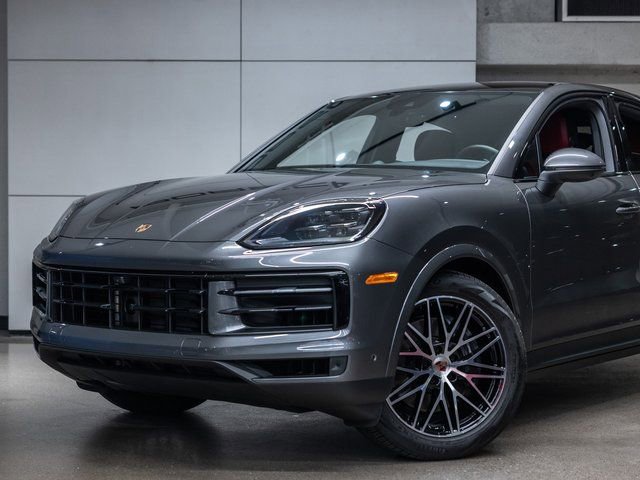 Certified 2025 Porsche Cayenne Coupe image 15