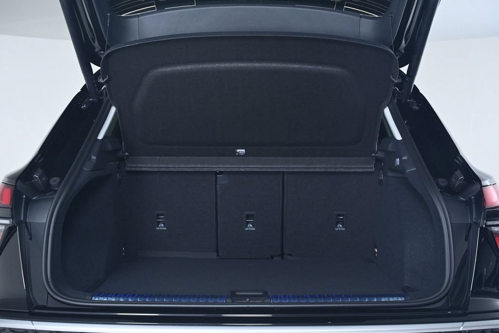 New 2026 Audi Q3 quattro 2.0T AWD/4WD image 26