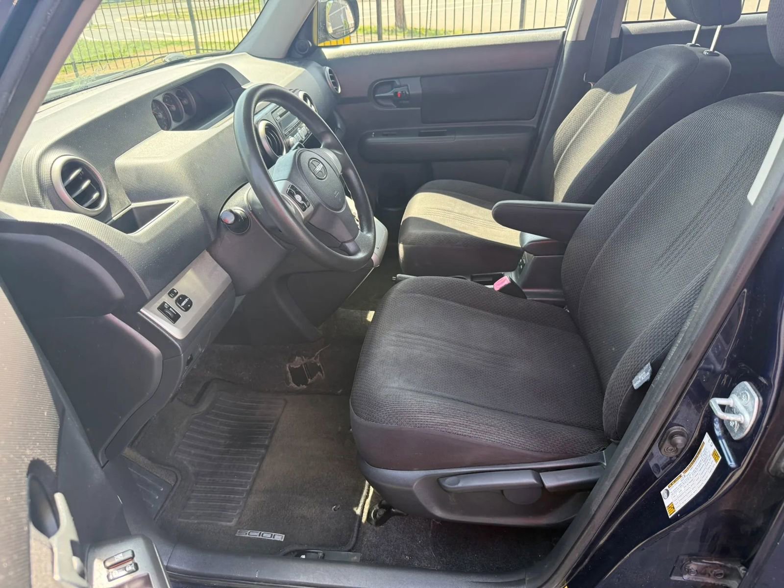 Used 2008 Scion xB FWD image 9