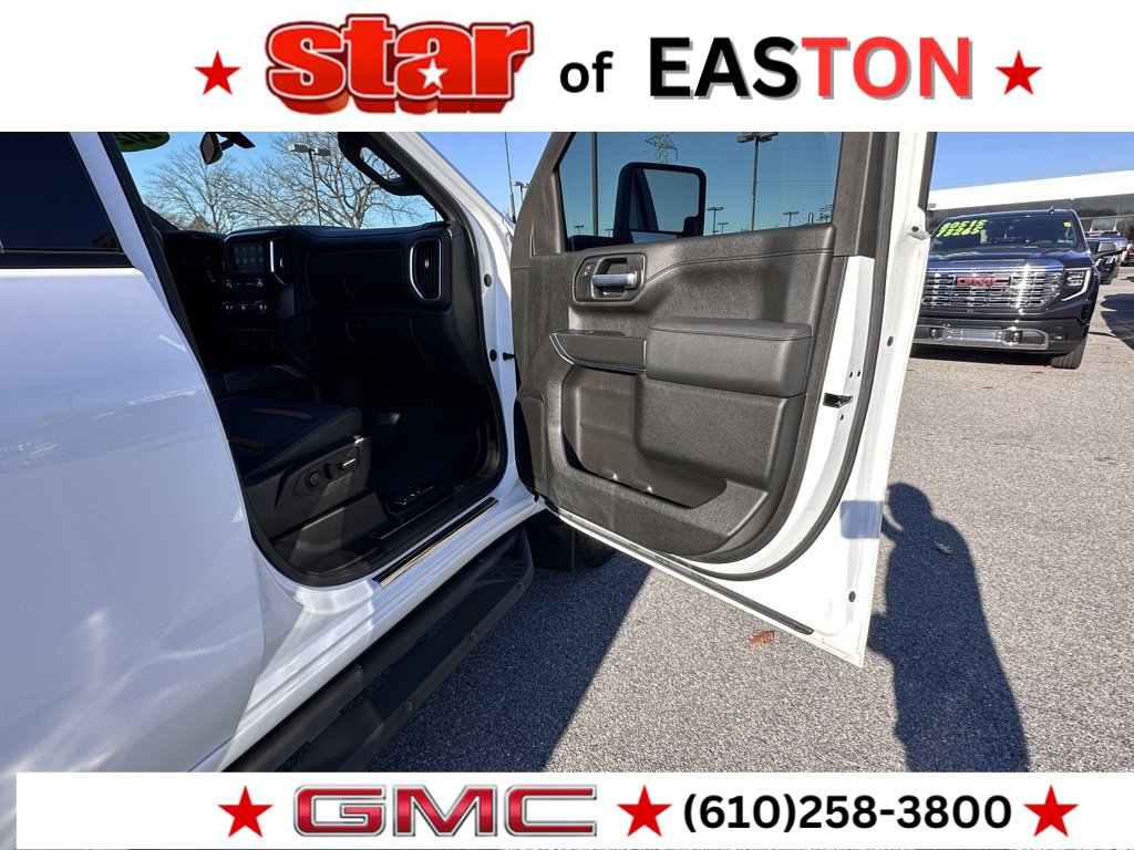 Used 2021 GMC Sierra 2500 AT4 image 11