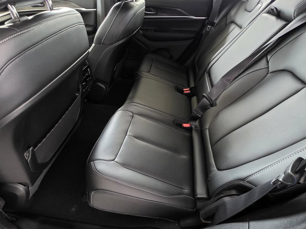 New 2026 Jeep Grand Cherokee Limited w/ Limited Altitude Package RWD image 10