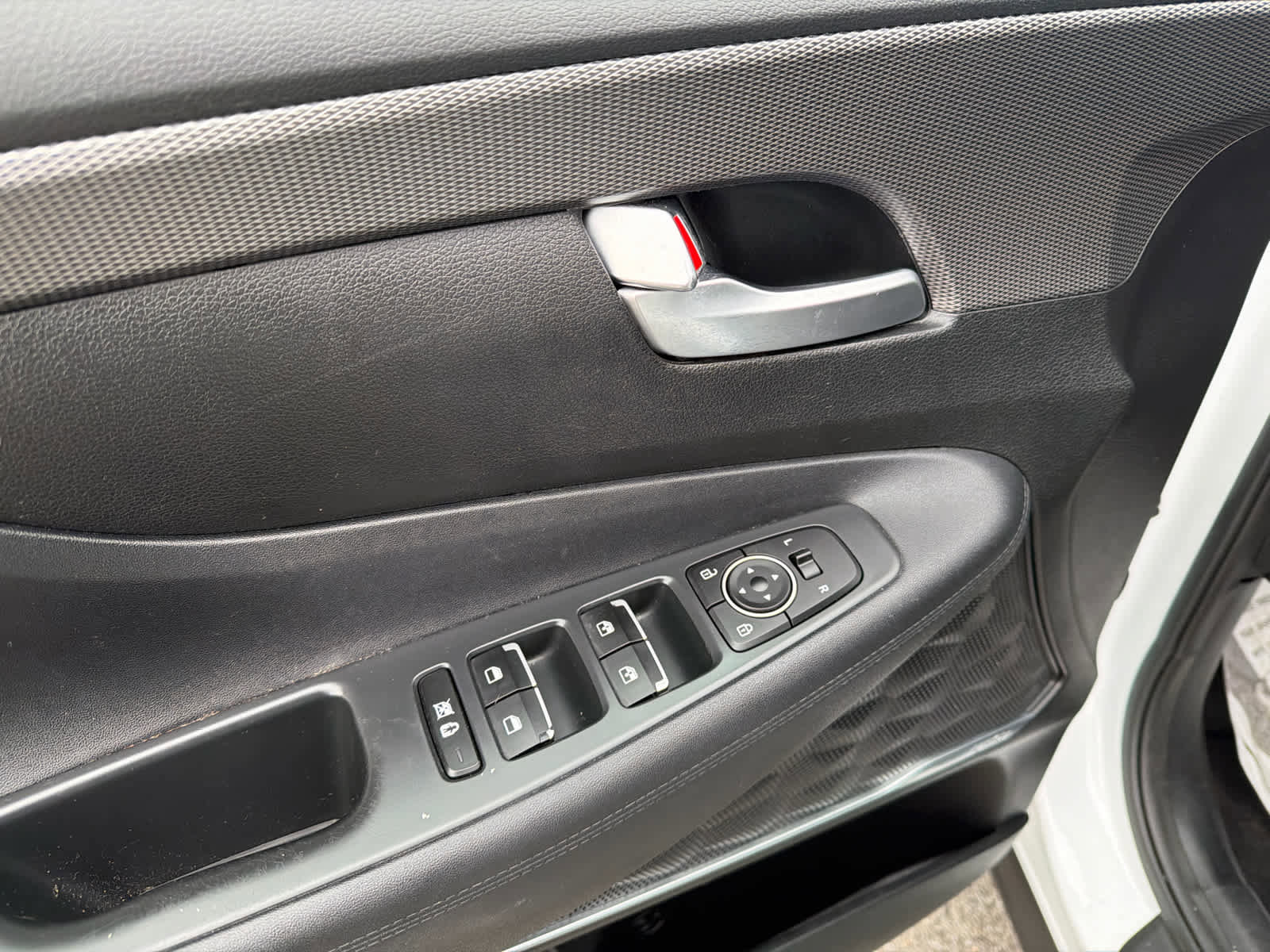 Used 2019 Hyundai Santa Fe SEL image 16