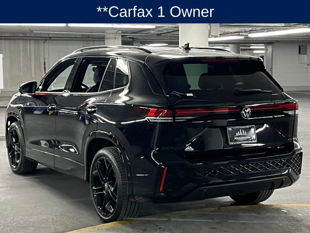 Used 2025 Volkswagen Tiguan SE R-Line image 3