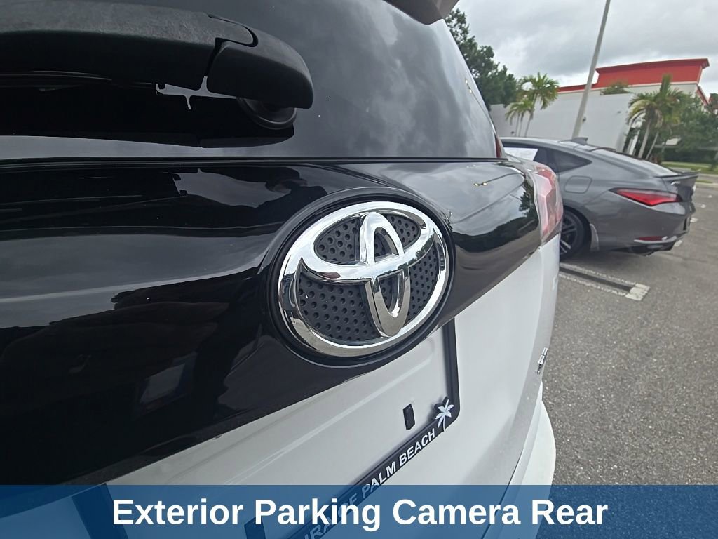 Used 2016 Toyota RAV4 SE FWD image 11