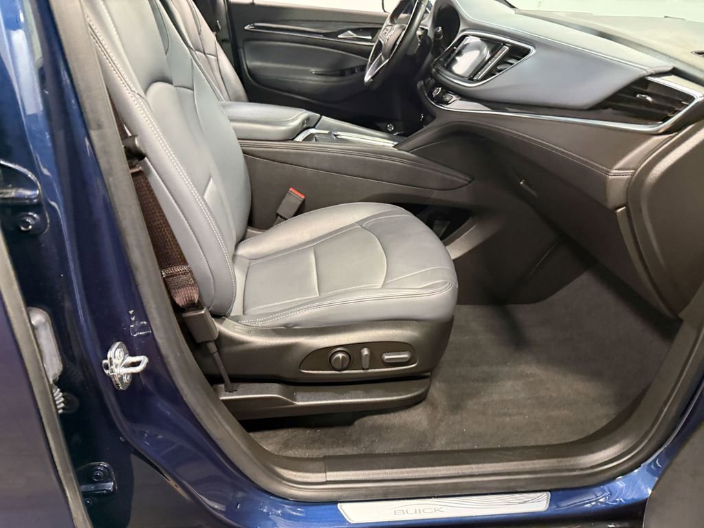 Used 2023 Buick Enclave Essence AWD/4WD image 62