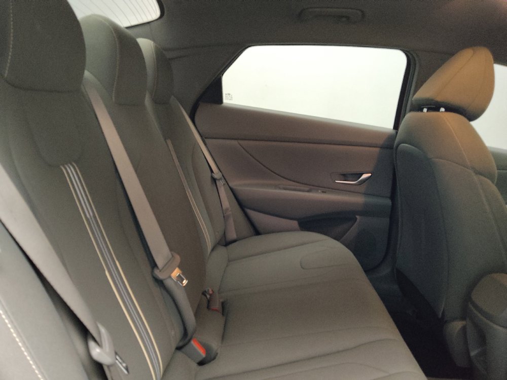 Used 2024 Hyundai Elantra Blue FWD image 19