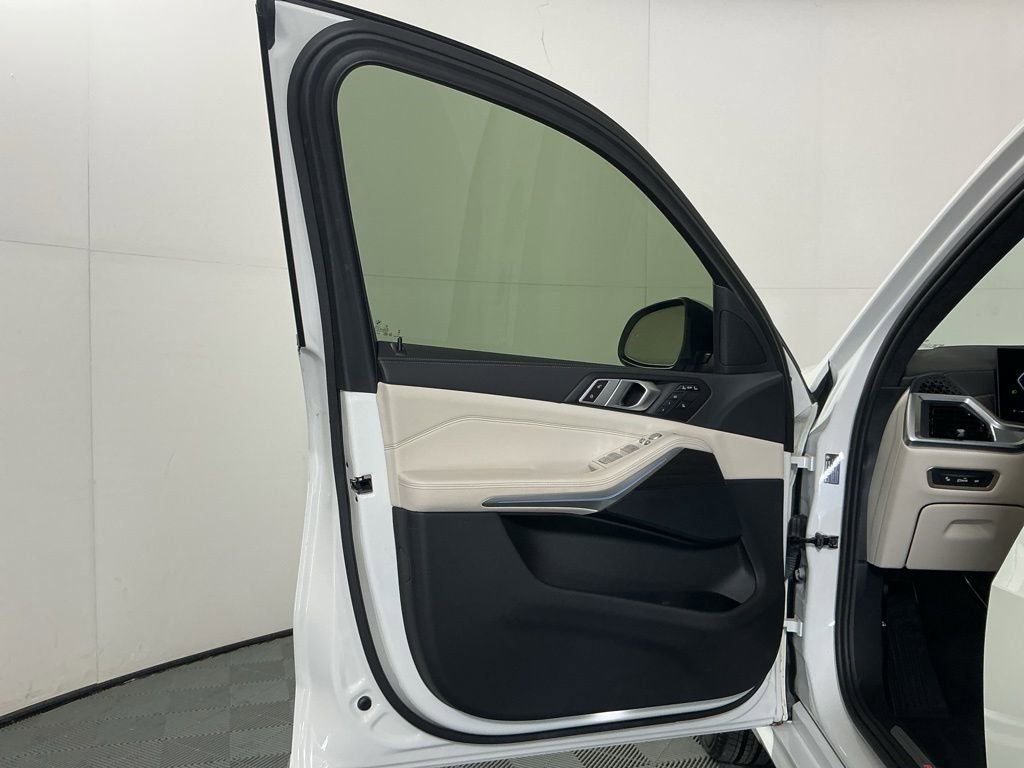 Certified 2024 BMW X7 xDrive40i image 19