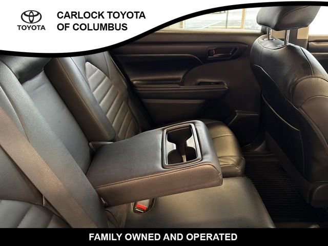 Used 2023 Toyota Highlander LE image 18