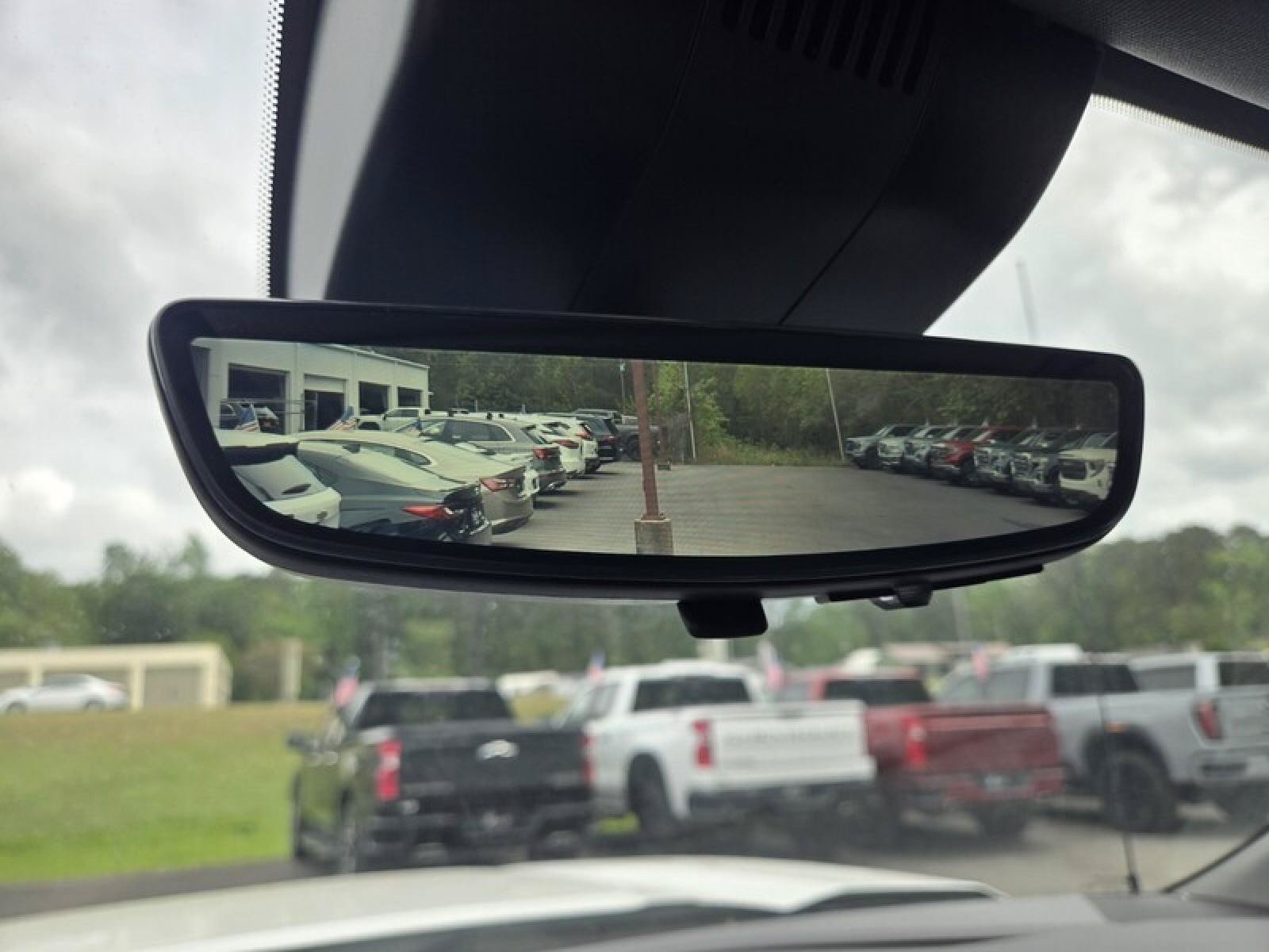 Used 2024 GMC Sierra 1500 Denali w/ Technology Package AWD/4WD image 16
