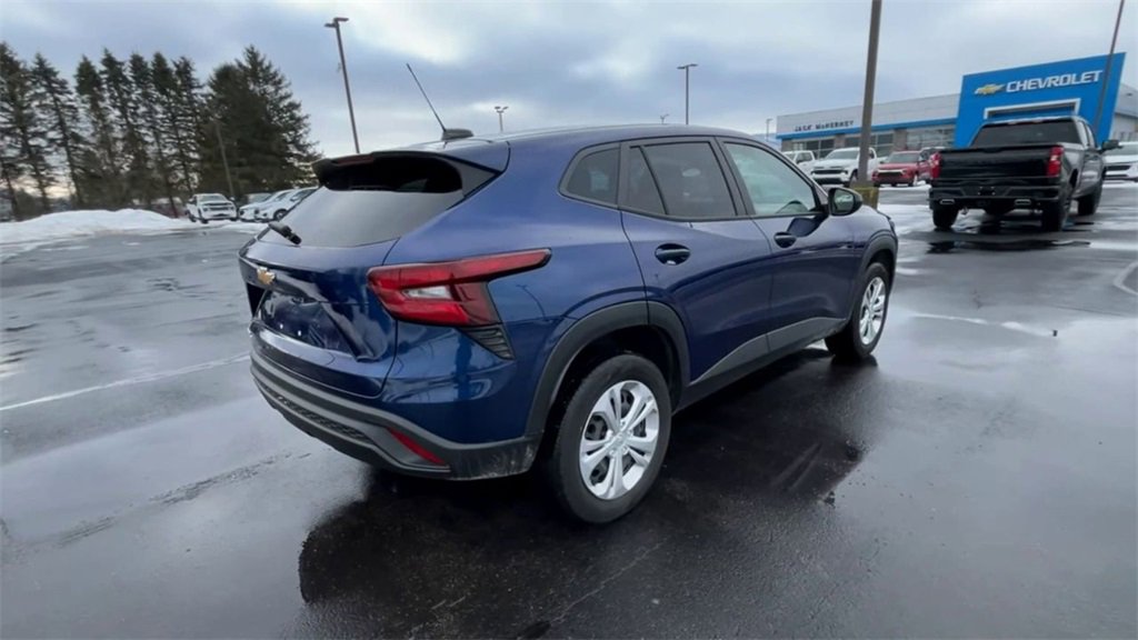 Certified 2024 Chevrolet Trax LS w/ Driver Confidence Package image 8