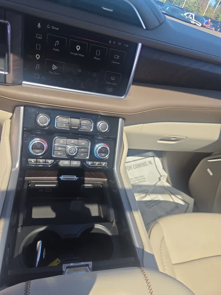 Used 2023 GMC Yukon XL Denali AWD/4WD image 15