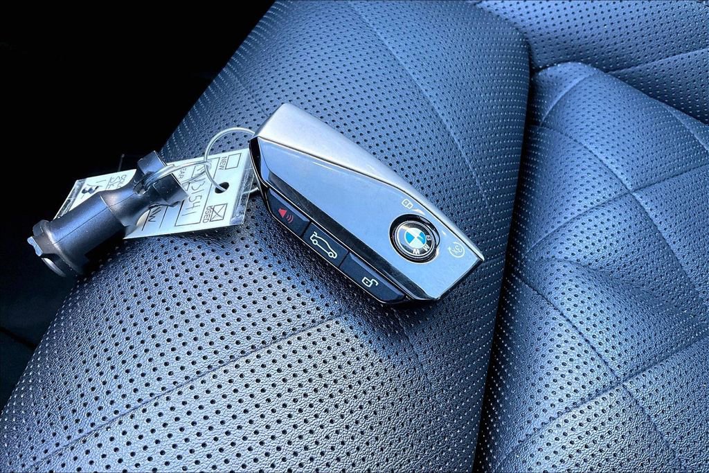 Used 2024 BMW X7 xDrive40i image 13