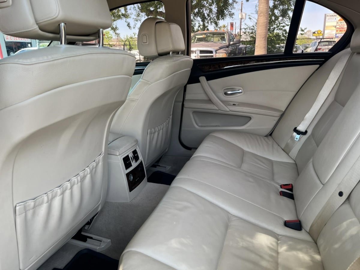 Used 2008 BMW 528xi Sedan image 24