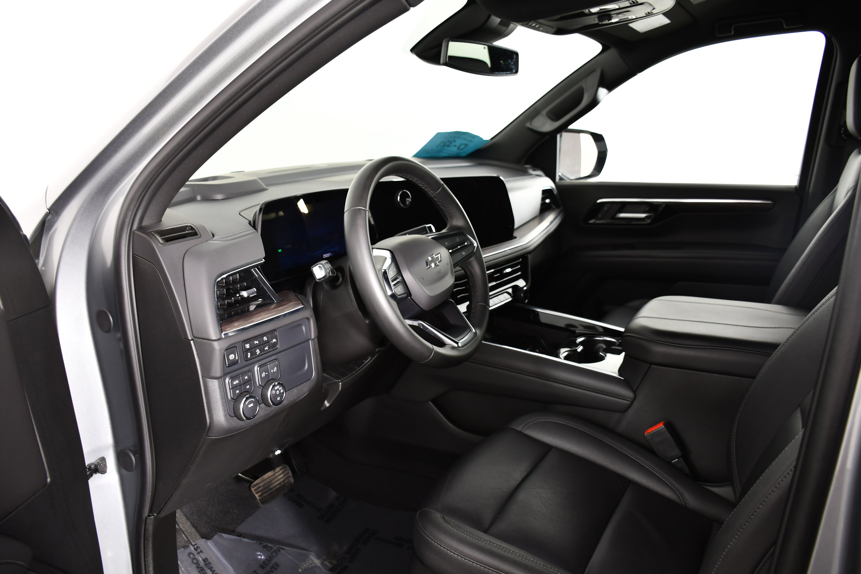 Used 2025 Chevrolet Tahoe Z71 AWD/4WD image 22