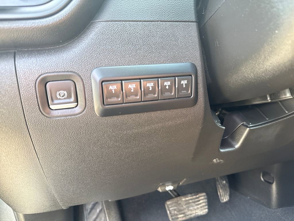 Certified 2024 Chevrolet Silverado 2500 Custom w/ Custom Convenience Package image 26