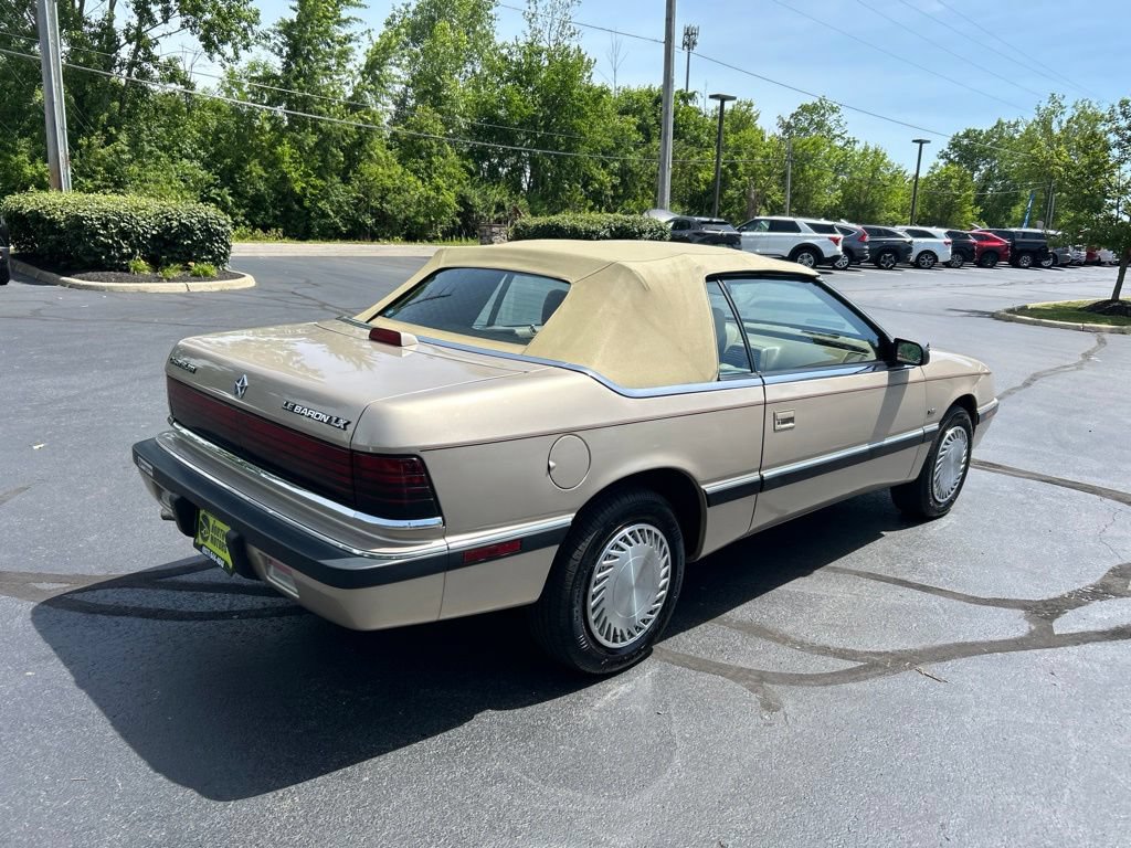 Used 1992 Chrysler LeBaron LX FWD image 10