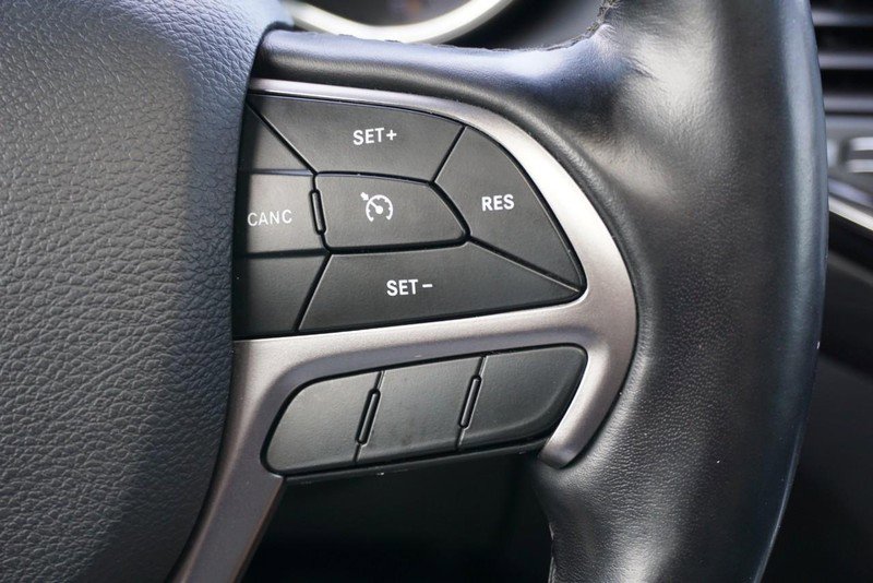 Used 2021 Jeep Grand Cherokee Altitude AWD/4WD image 39