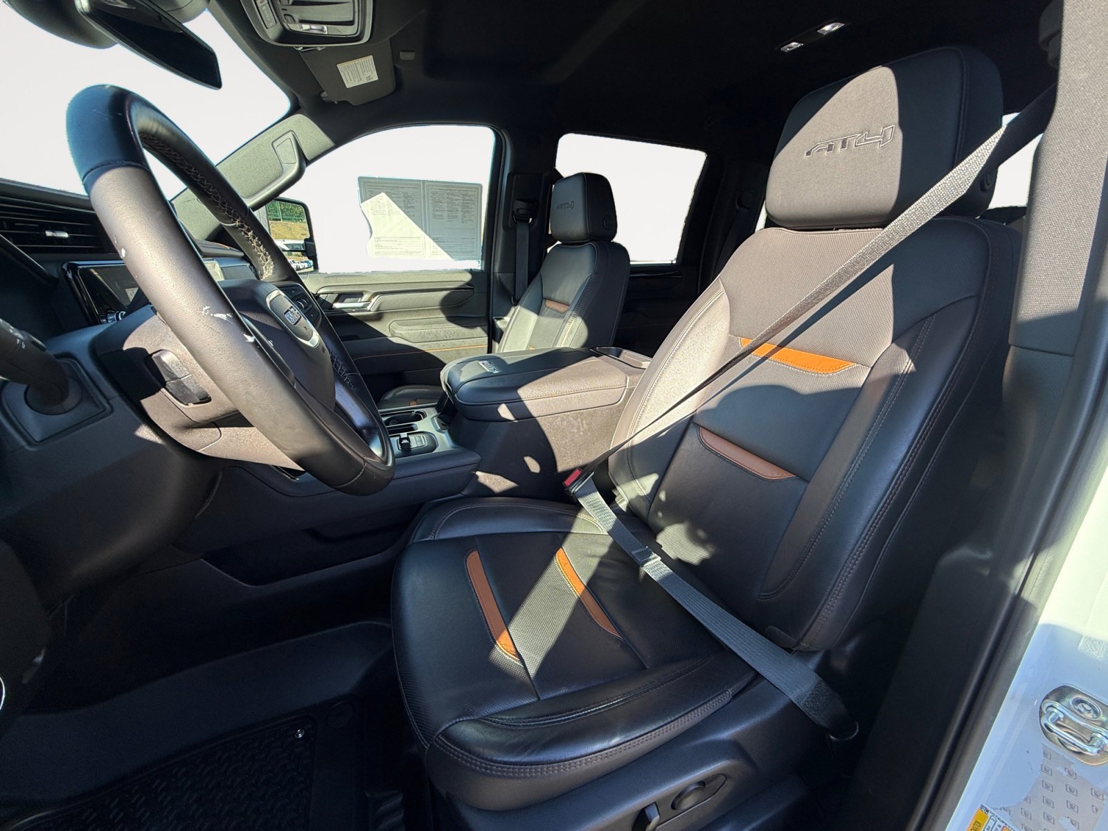 Used 2025 GMC Sierra 2500 AT4 image 10