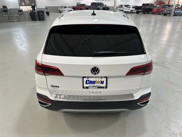 Certified 2023 Volkswagen Taos SE image 8