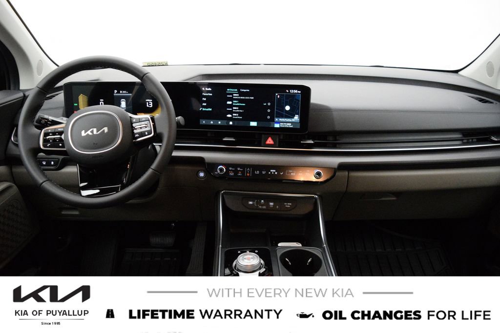 New 2026 Kia Carnival EX FWD image 17