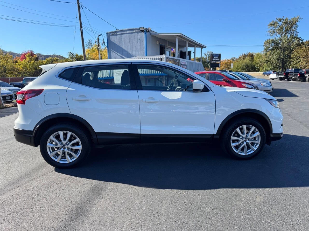 Used 2021 Nissan Rogue Sport S image 22