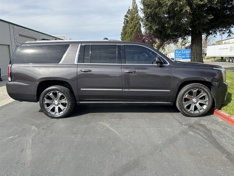 Used 2015 GMC Yukon XL Denali w/ Premium Package AWD/4WD image 12