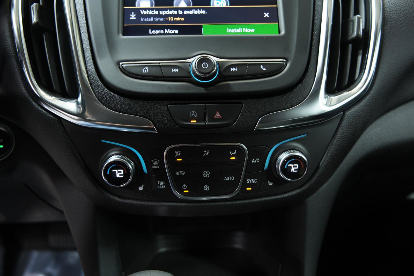 Used 2024 Chevrolet Equinox LT image 35