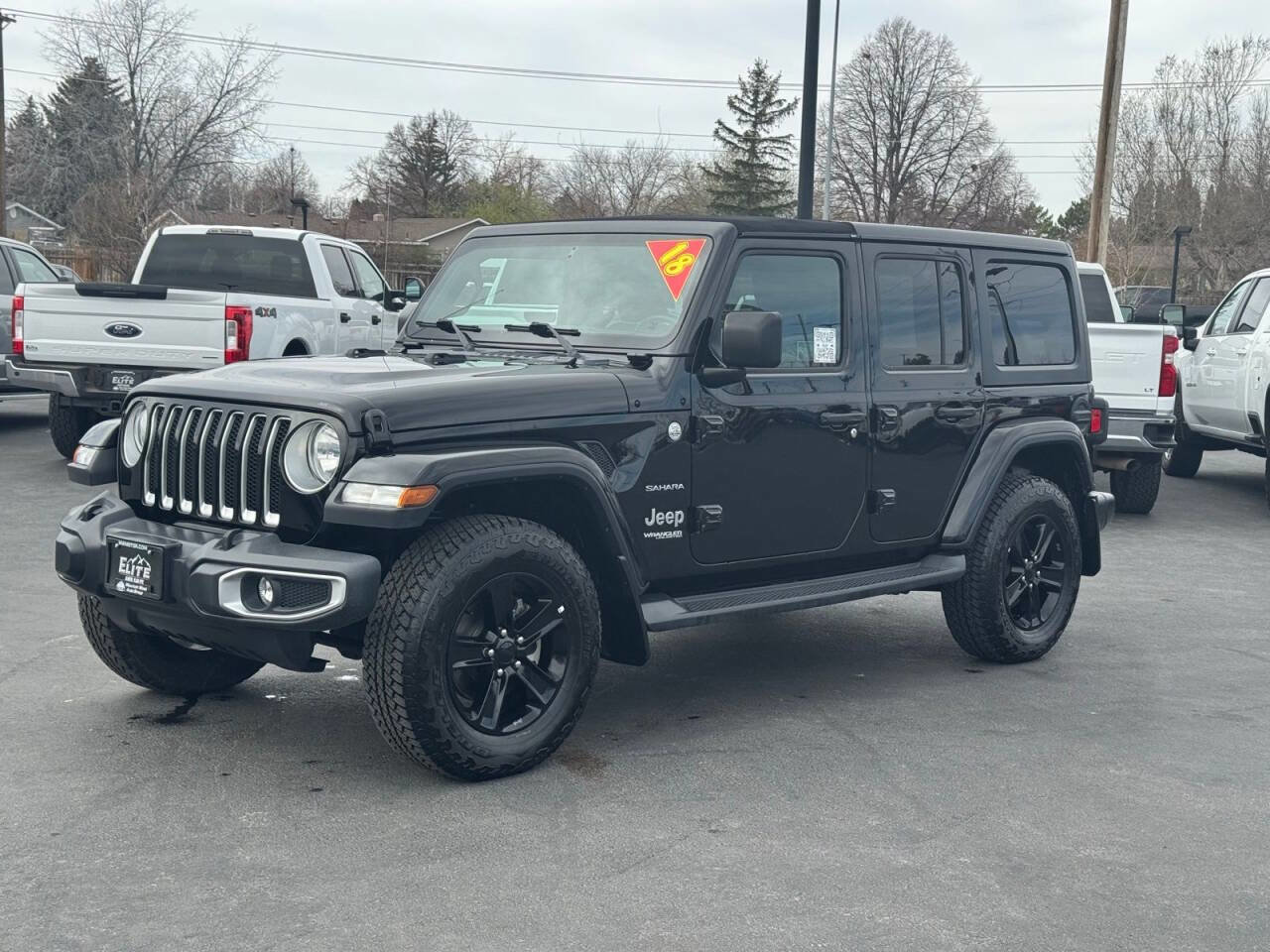 Used 2018 Jeep Wrangler Unlimited Sahara w/ Uconnect 4C Nav & Sound Group image 12