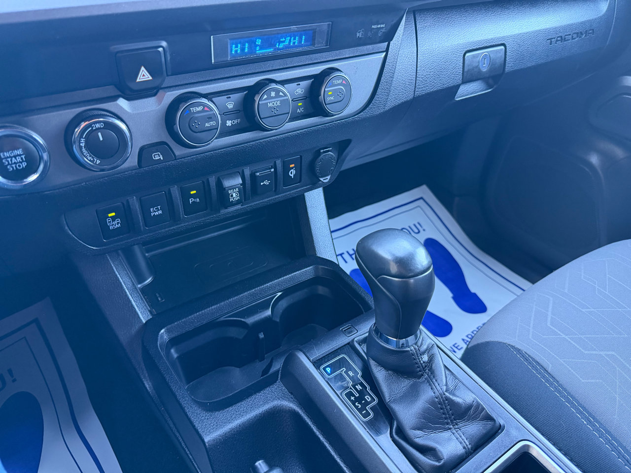 Used 2022 Toyota Tacoma TRD Off-Road image 18